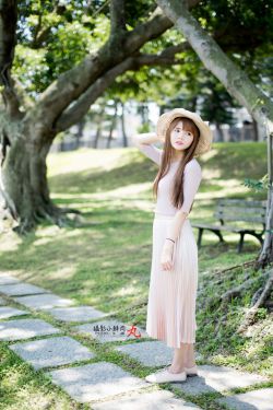 《小妖精抬起臀嗯啊H快穿纯爱》