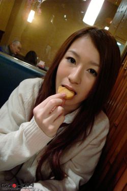《公车上强行被灌满脓液H》