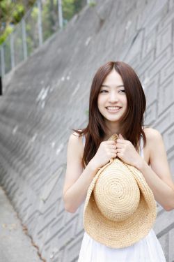 《早坂瞳》
